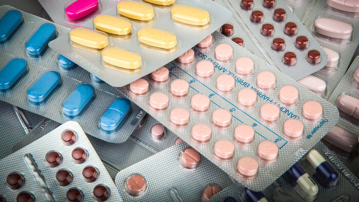 Medisinbrett Bildet viser forskjellige brett med medisin