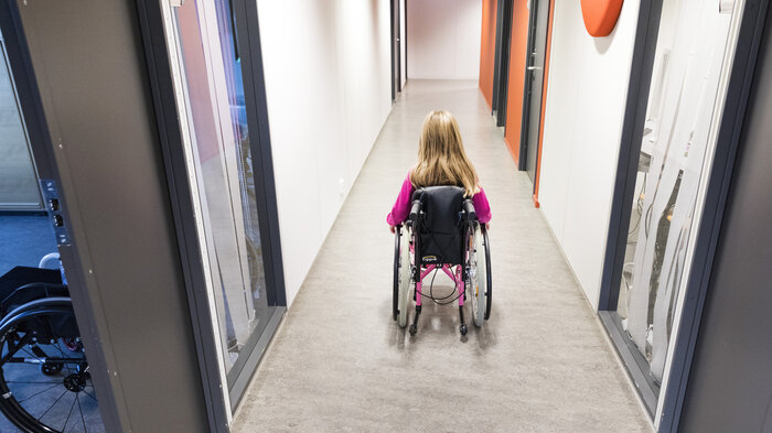 Illustrasjonsbilde. Person i rullestol.