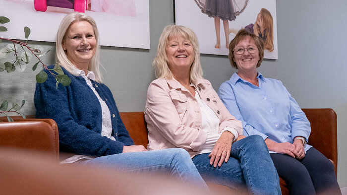 Bilde viser Helsesykepleiere Grete Iren Quale, Berit Ninni Fjeldheim og Janne Martinsen