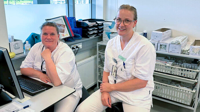 Bilde viser Ane Beate Nygård Skaug og Lina Krogvold Synstad