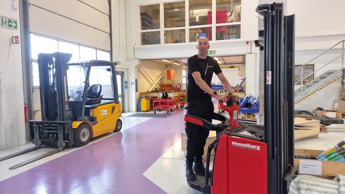 Bildet viser Anders Berg på jobb.