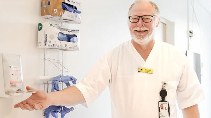 bilde av lars varheim, smittesykepleier