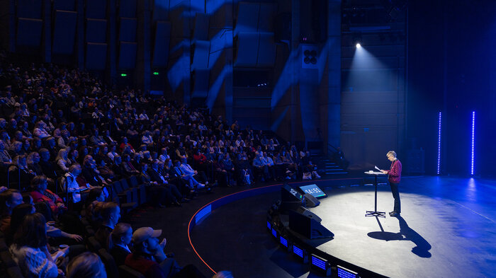 bilde av kari martinsen