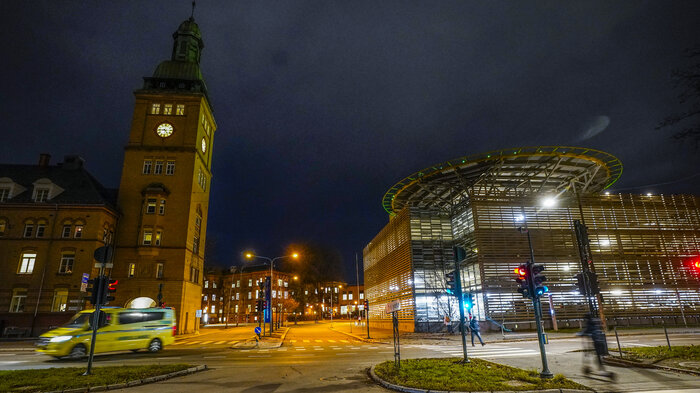 Bildet viser Oslo universitetssykehus om natten