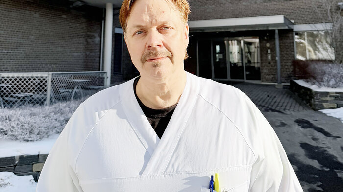 bilde av fagsykepleier knut hærnes