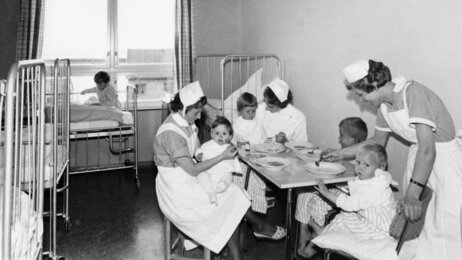 Bildet viser barn på sykehus.