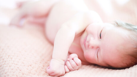 Bildet viser et nyfødt barn