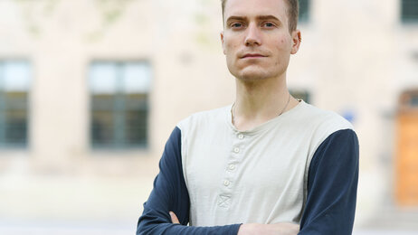 Bildet viser Daniel Tørresvoll Stabu som er studentnestleder i Norsk Sykepleierforbund