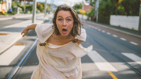 Bildet viser skuespiller og sykepleier Cathrine Frost Andersen