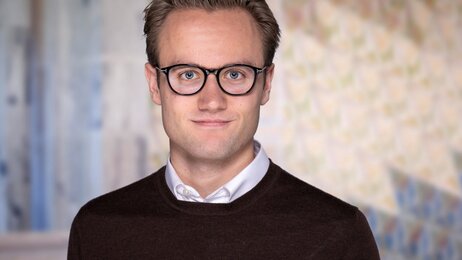 Bildet viser et portrett av Henrik Dahl Jacobsen