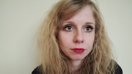 Bildet viser et portrett av innleggsforfatter Maren Dekkerhus