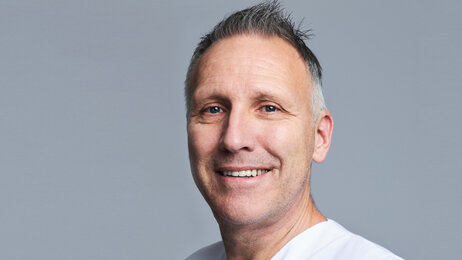 Bildet viser et portrett av innleggsforfatter Tor Engevik