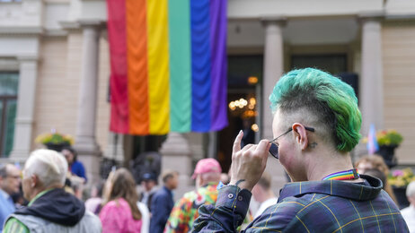 Bildet viser pridemottakelse i Regjeringens representasjonsanlegg i Oslo torsdag ettermiddag.