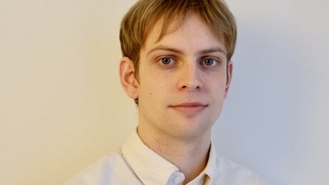 Bildet viser et portrett av Kristofer Halvorsen