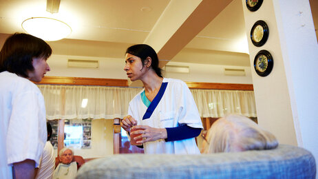 Sykepleier Navpreet Sidhu på Grünerløkka sykehjem.