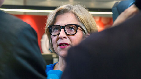 Eli Gunhild By, NSF-leder, på presseskonferanse om lockout