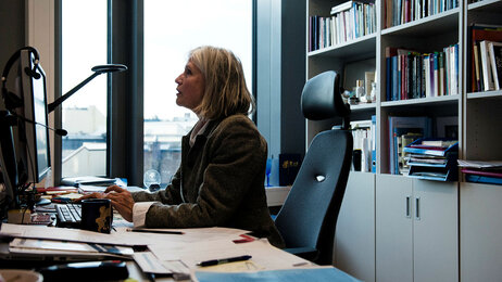 Bildet viser professor Vibeke Lohne ved Oslomet.