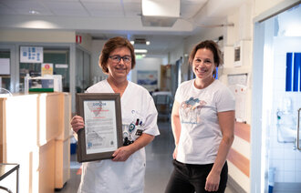 Bildet viser Aslaug Hjelseth og Paula Lykke.