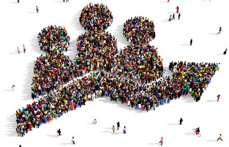 Bildet viser en stigende kurve av mennesker