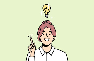 Illustrasjonen viser en smilende kvinne med lyspære over hodet..