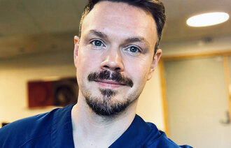 Bildet viser sykepleier Martin Gulbrandsen