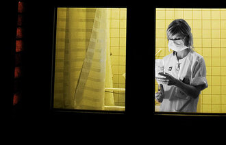 Bilde av sykepleier på nattvakt