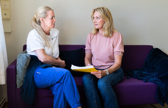 bildet viser Kristin Huse og Mette