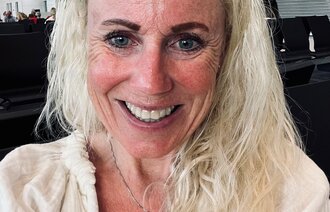 Bildet viser en selfie av Ann-Chatrin Linqvist Leonardsen