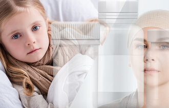 Bilde er en montering av et barn og en voksen med medisinglass. 