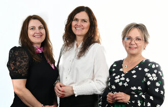 Bildet viser artikkelforfatterne samlet; Åshild Østlyngen, Linda Therese Norrie og Mari-Ann Benonisen