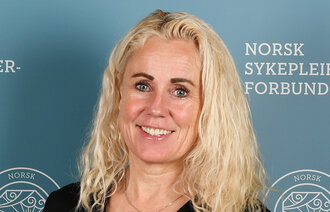 Bildet viser et portrett av Ann-Chatrin L. Leonardsen