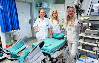 Bildet viser Jenny, Hedda og Sanne på Gynekologisk dagkirurgi.