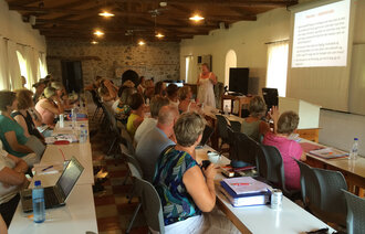 Bildet viser en gruppe deltakere på NSFs skriveverksted