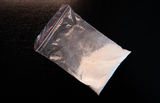 Bildet viser en pose med kokain