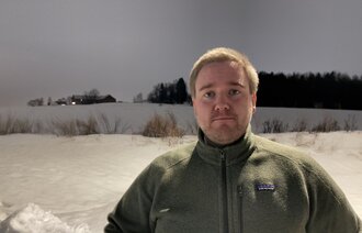 Bildet viser innleggsforfatter Morten Undseth i vinterlige omgivelser. 