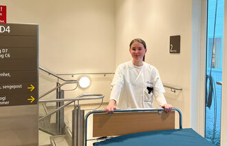 Bildet viser sykepleierstudent Stella Braathen-Reif under praksisstudier