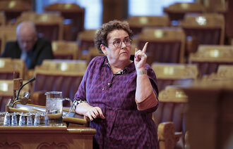 Bildet viser Olaug Bollestad på Stortinget.