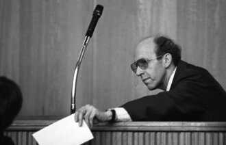 Bildet viser Arnfinn Nesset i retten.