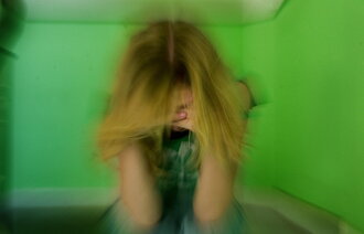 Illustrasjonsbilde av ung jente som er psykisk syk.