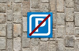 Bildet viser parkering forbudt