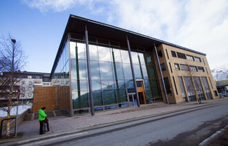 Bildet viser tinghuset i Tromsø, der Hålogaland lagmannsrett holder til.