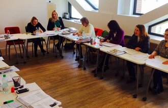 Bildet viser en undervisningssituasjon med sykepleiere i Vilnius, Litauen