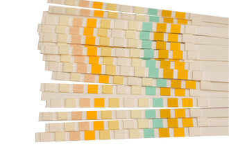 Bildet viser flere urinstikser