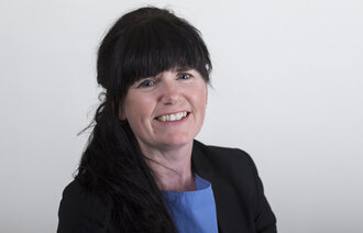 bildet viser dekan Triner Karlsen