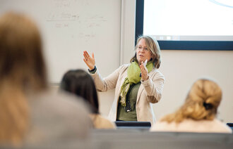 Bildet viser Ingrid Ruud Knutsen, førsteamanuensis ved OsloMet Storbyuniversitetet.