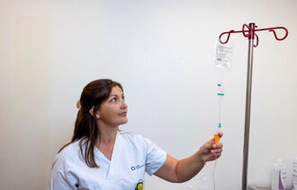 Bildet viser osteoporosesykepleier og forsker Ingvild Hestnes.