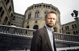 Helseminister Bent Høie utenfor Stortinget