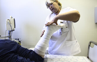 Fraktursykepleier Birgit Frivoll