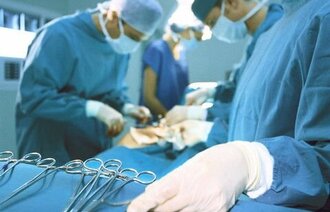 Operasjonsstue. Nærbilde av kirurgiske instrumenter