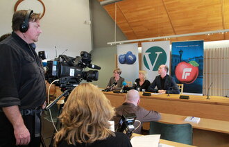 bilde fra pressekonferanse på stortinget
